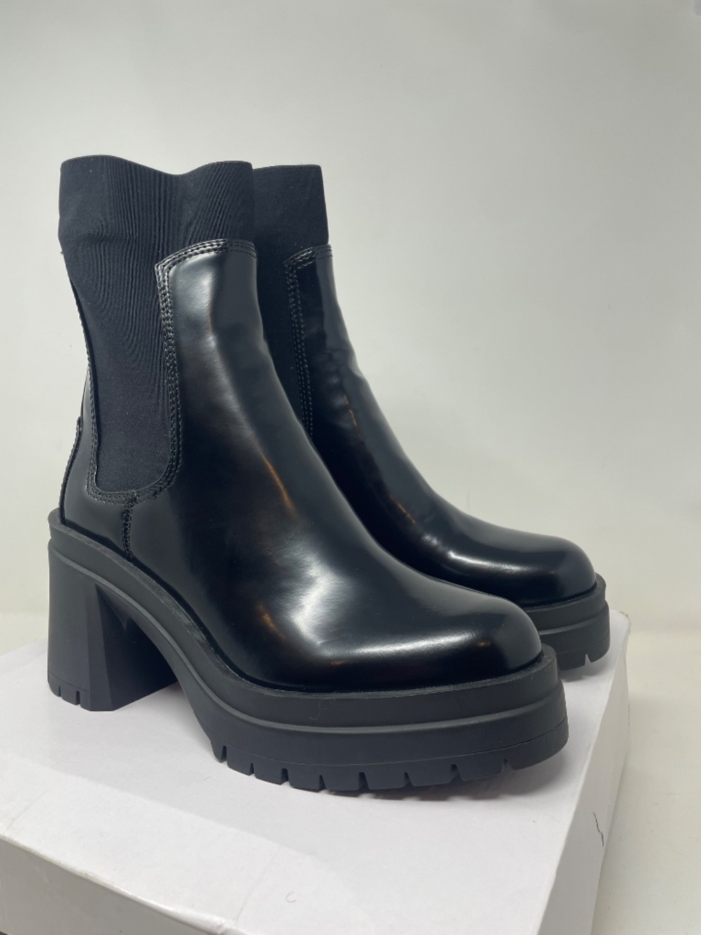 Size 8 Aldo black chunky heeled boots - Picture 3 of 12